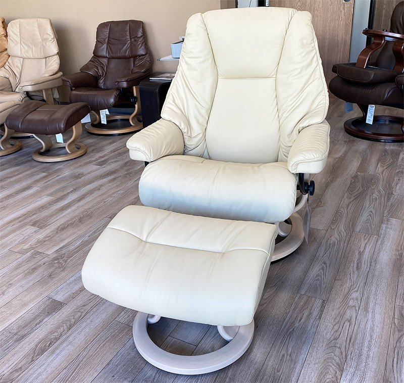 Stressless Live Paloma Kitt Leather with Whitewash Wood Base Recliner and Ottoman