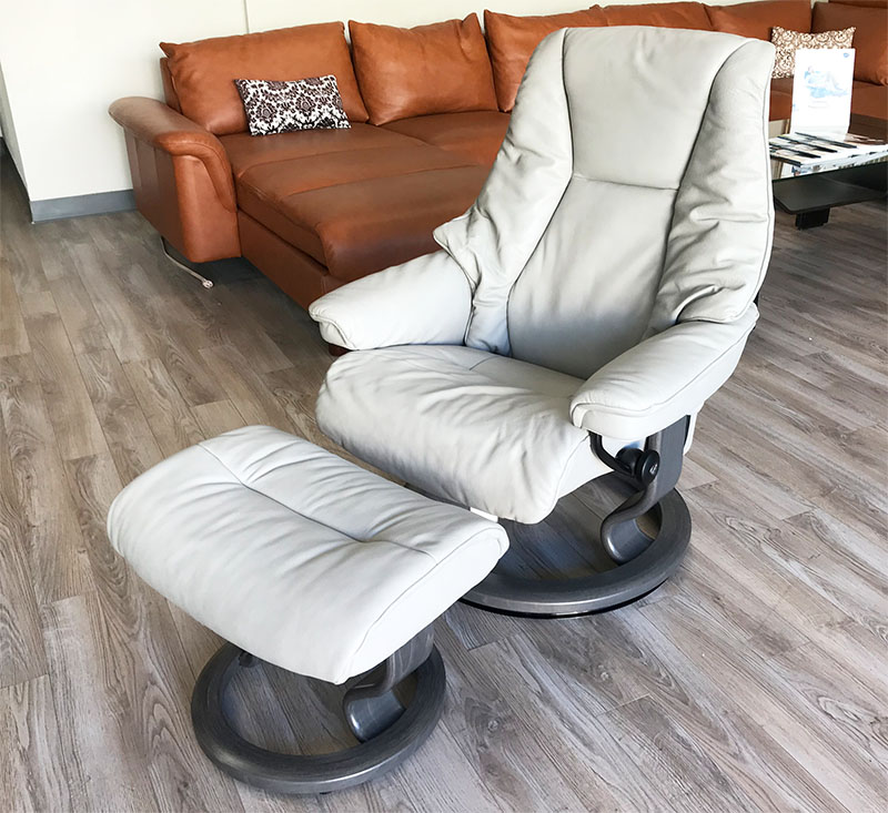 Stressless Live Cori Silver Cloud Leather Recliner and Ottoman